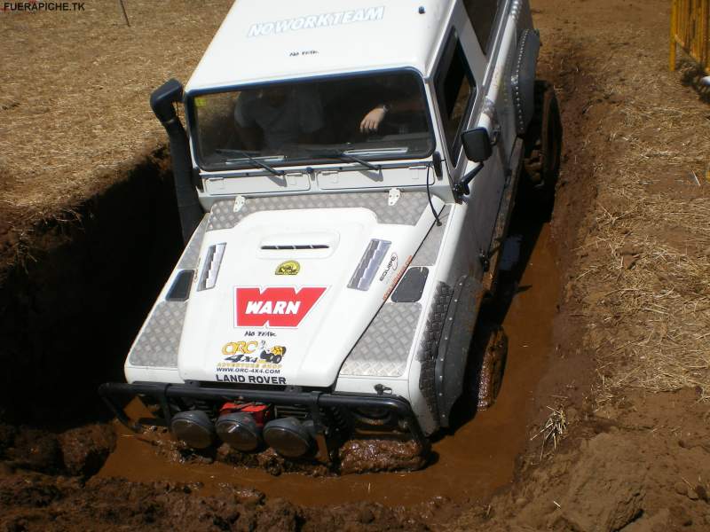 Land Rover Defender 90 trial 4x4