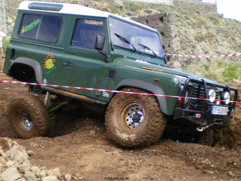 Land Rover Defender 90 trial 4x4