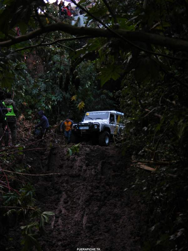 Land Rover Defender 90 trial