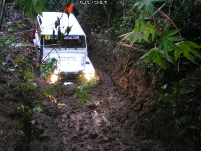 Land Rover Defender 90 trial