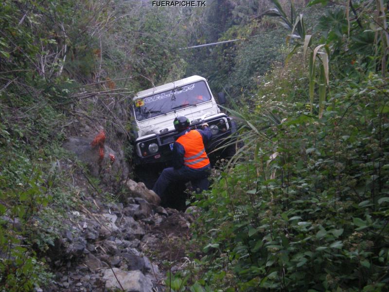 Land Rover Defender 90 trial