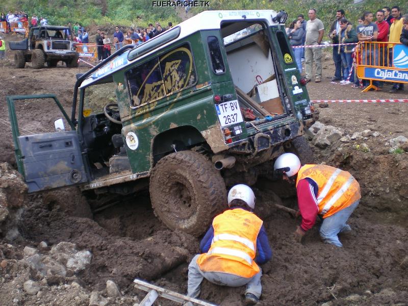 Land Rover Defender 90 trial